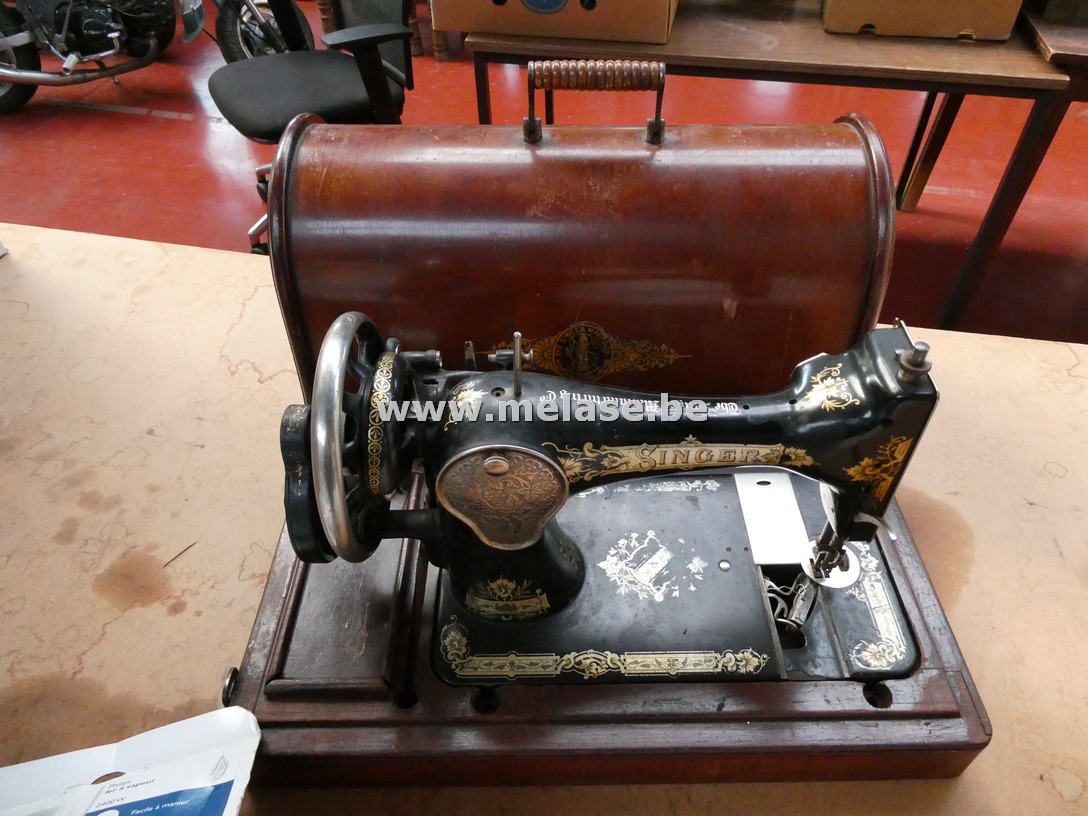 Antieke naaimachine "Singer"