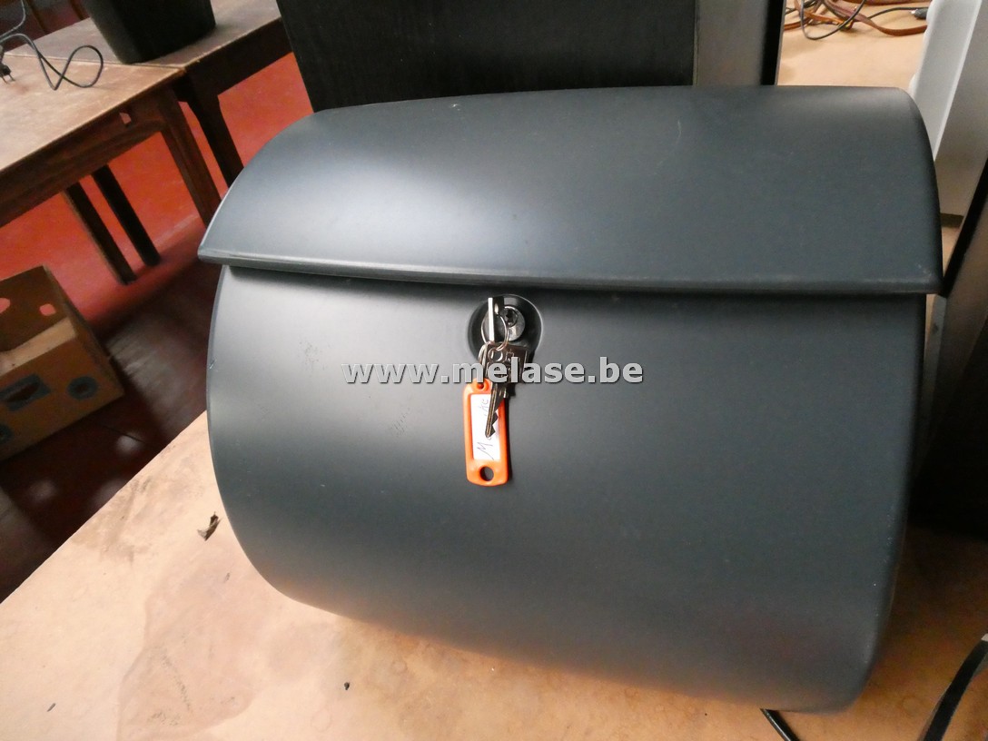 Brievenbus met sleutel