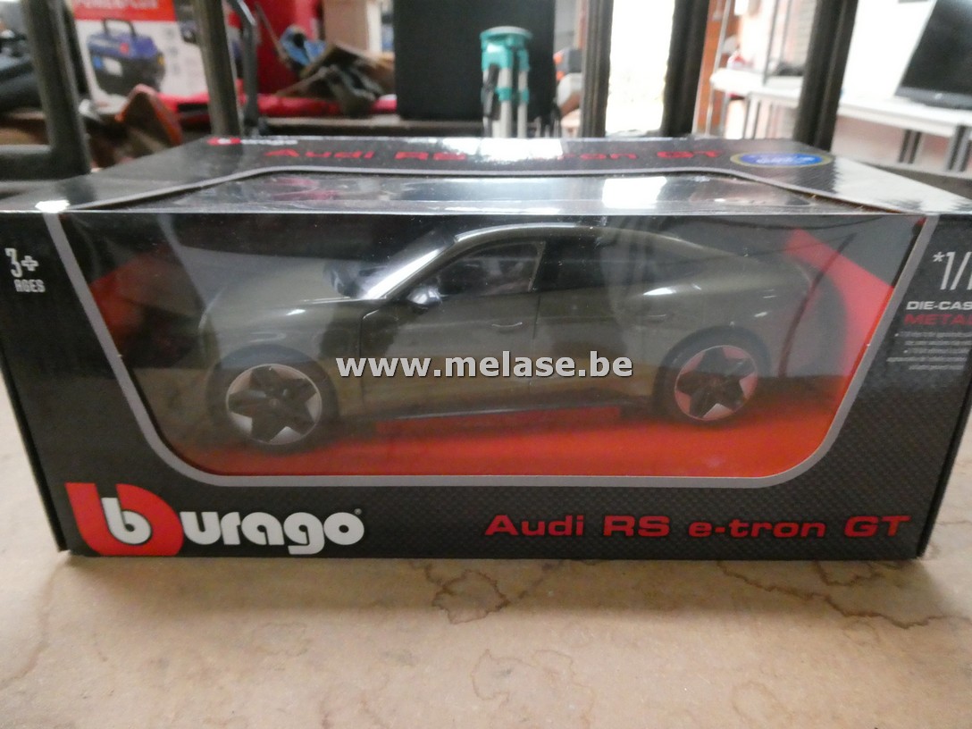 Miniatuur auto "Burago - Audi RS e-tron GT"