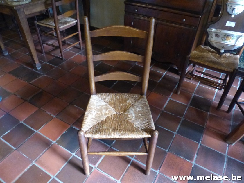 Lot stoelen met rietenzit