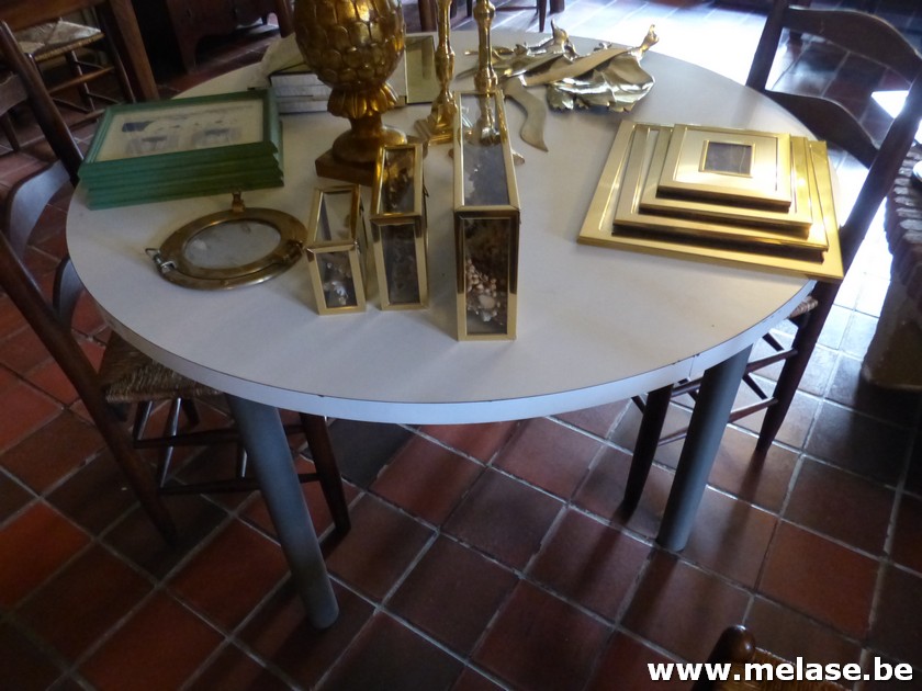 Lot ronde tafels 