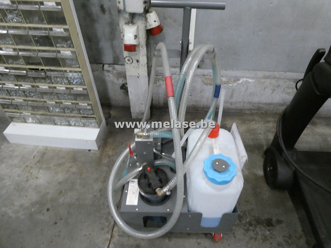 Pneumatisch spoeltoestel koelvloeistof "HEV-EV wagens"