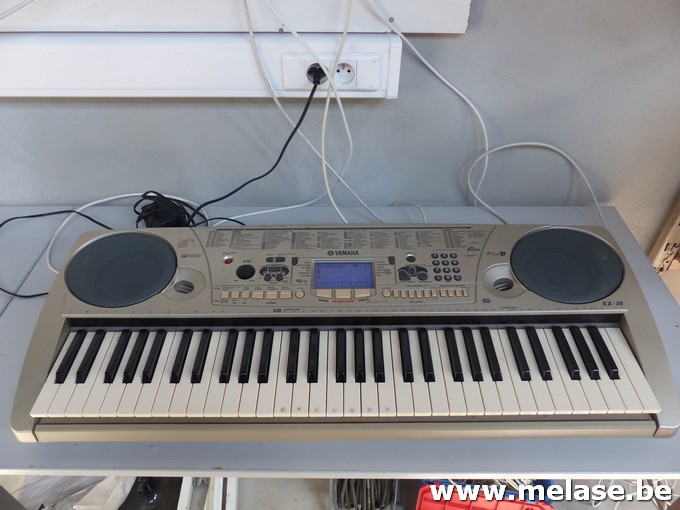 Synthesizer "Yamaha"