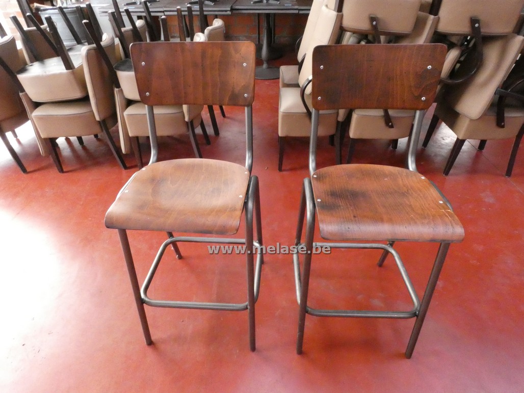 Hoge stoelen "metaal - zit en rug in hout"