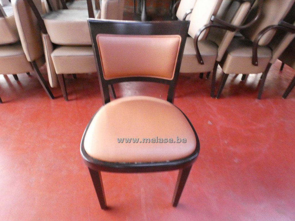 Houten stoelen "zachte zit en rug"