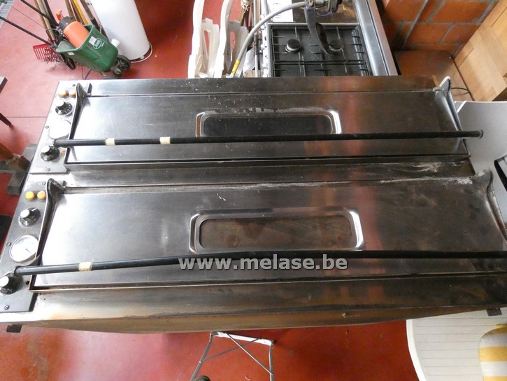 Pizza oven op onderstel