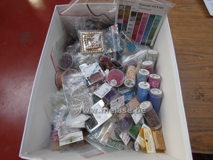 Diverse parels en glitters