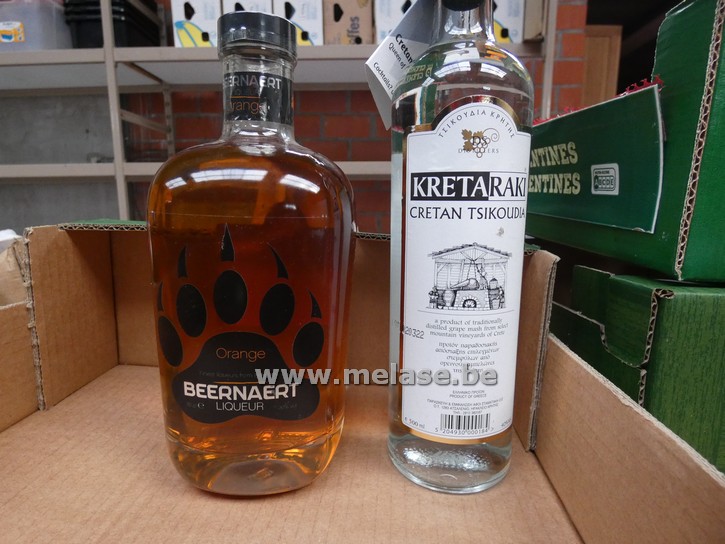 Fles "Kreta Raki"+ fles "Orange Likeur"