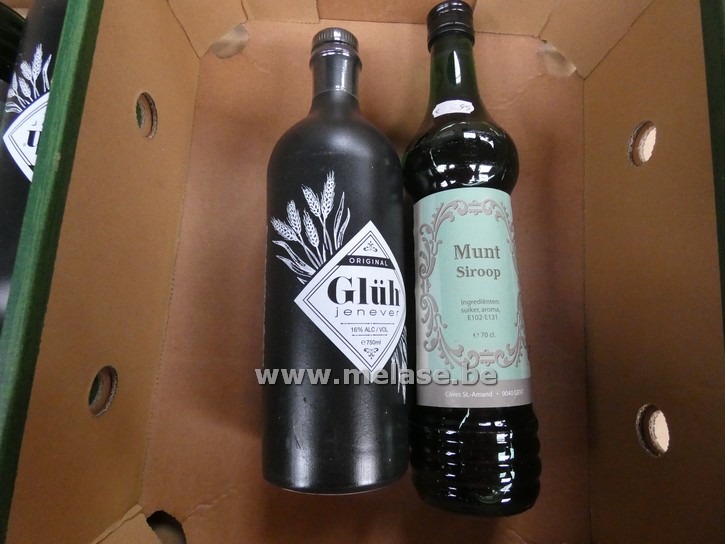 Fles "Glu Jenever" + fles "muntsiroop"