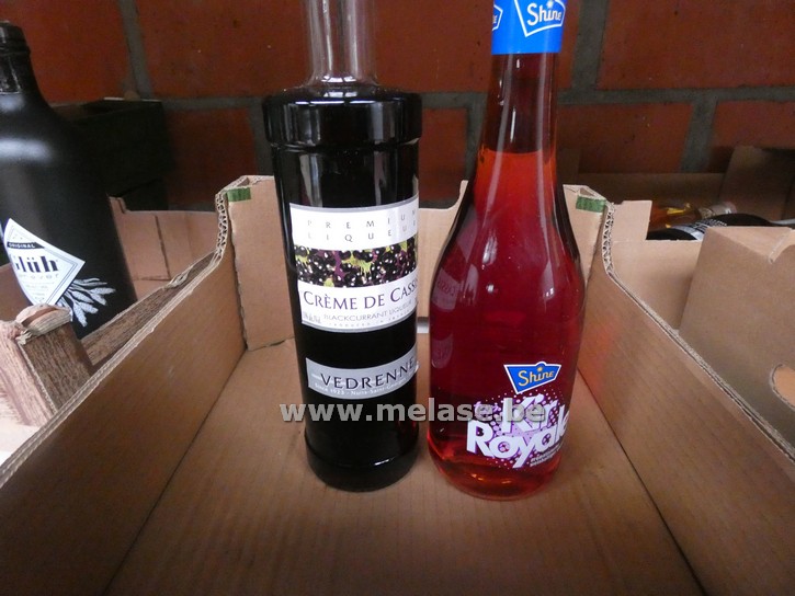 Fles "Vedrenne crème de cassis" + 1 fles "Kir Royale"