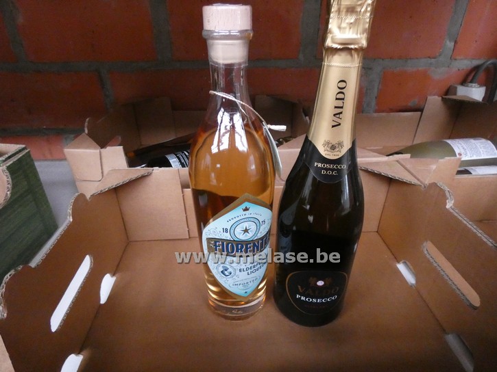 Fles "Fiorente vlierbloesemlikeur" + fles "Prosecco Valdo"