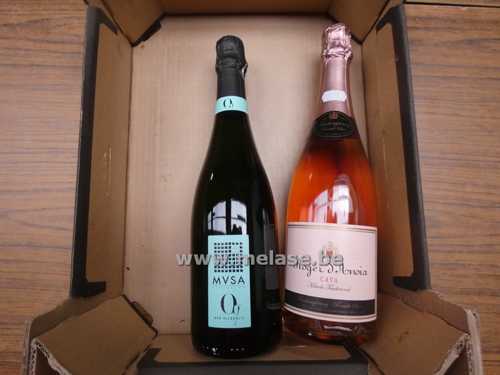 Fles "Cava Roger D anoia Rosé" + fles "Cava MVSA 0%"