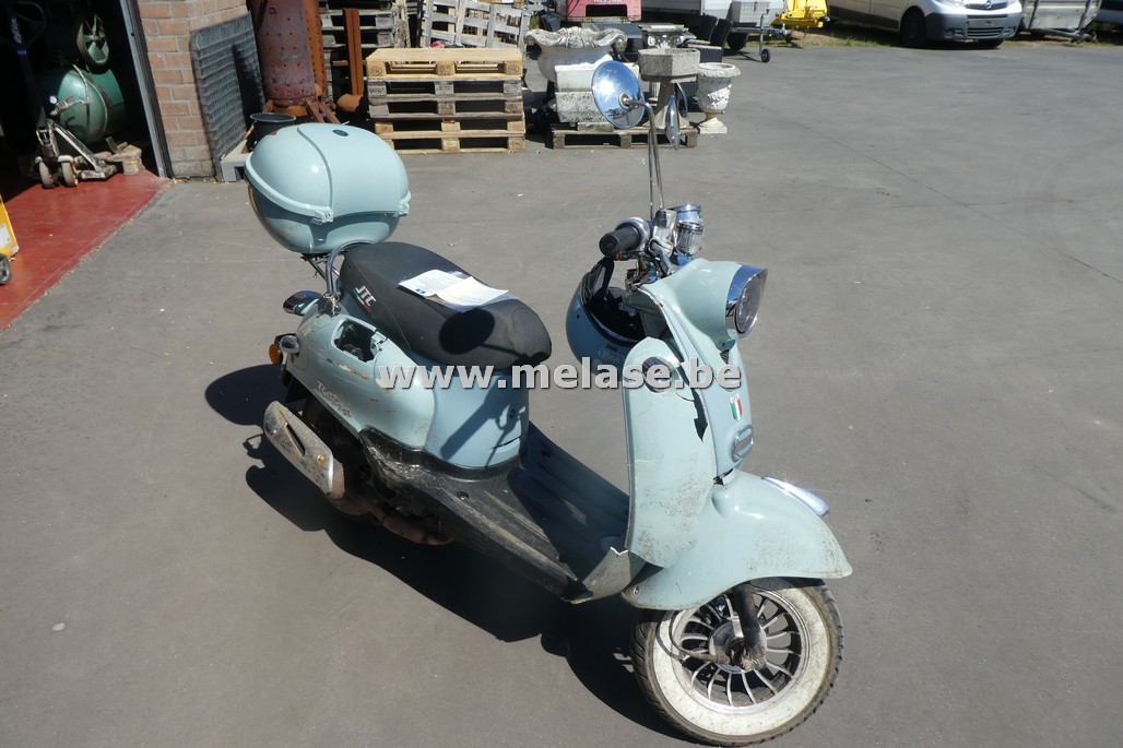 Retro scooter "Znen JTC"