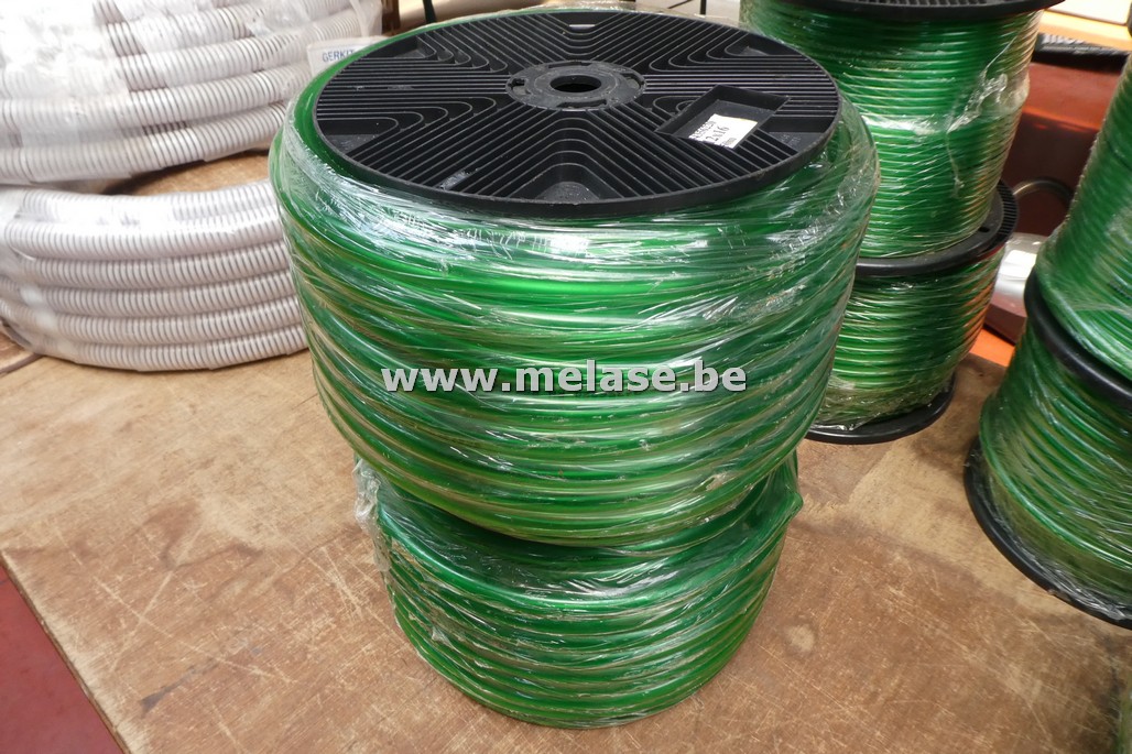 Groene waterdarm op rol 