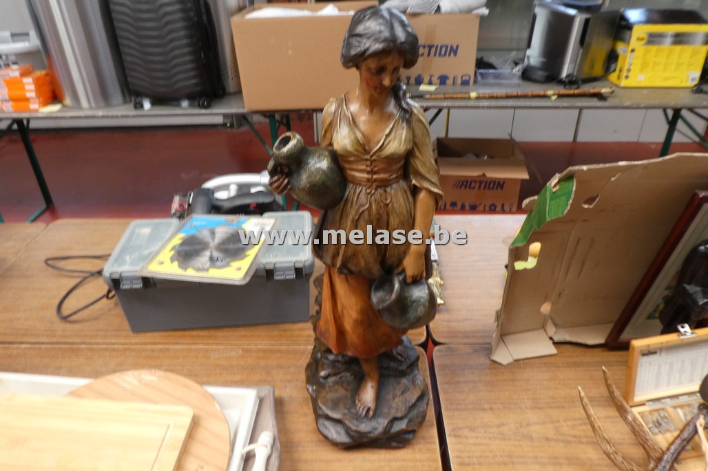 Beeld "Dame met kruik"