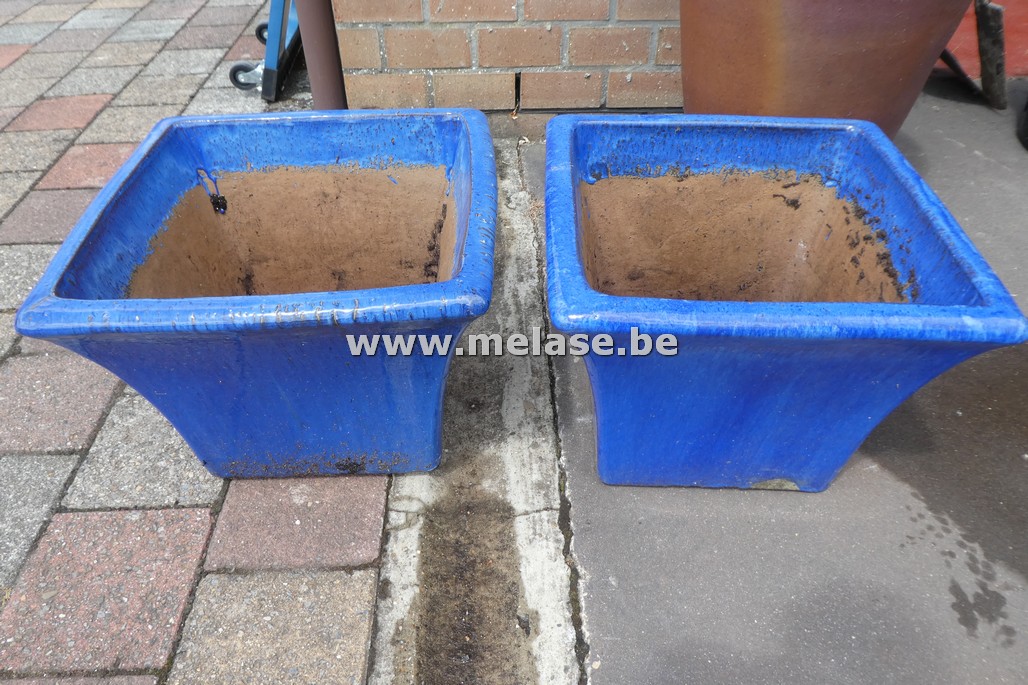 Stenen bloembakken "blauw"