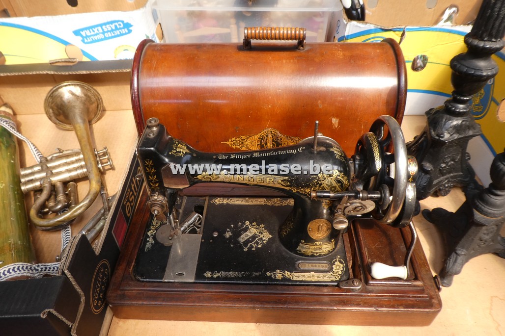 Antieke naaimachine "Singer"