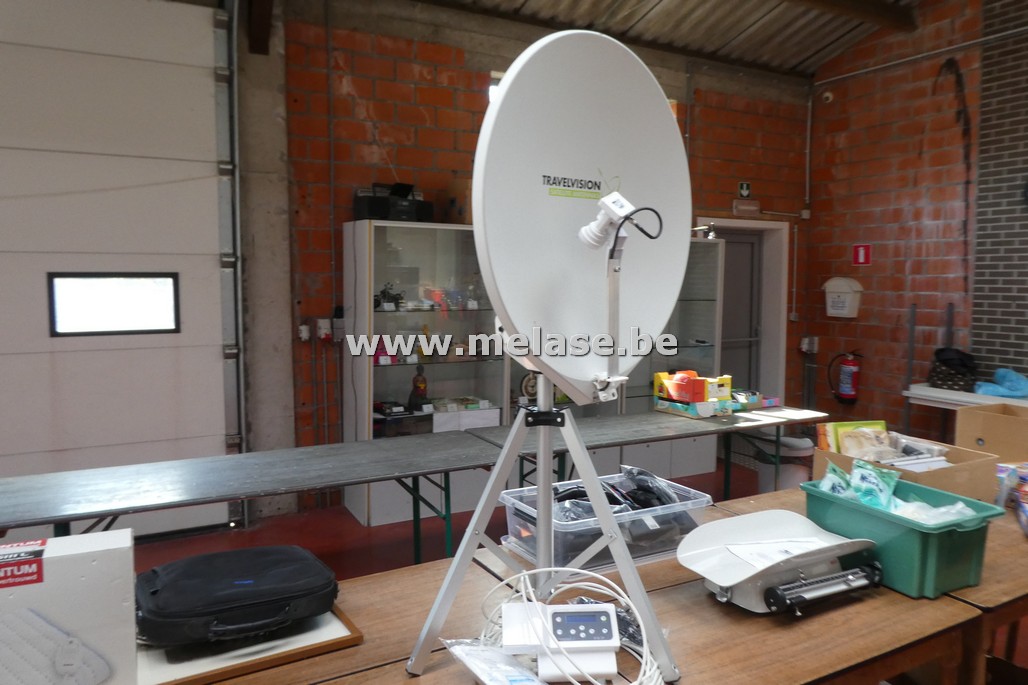 Schotelantenne + toebehoren