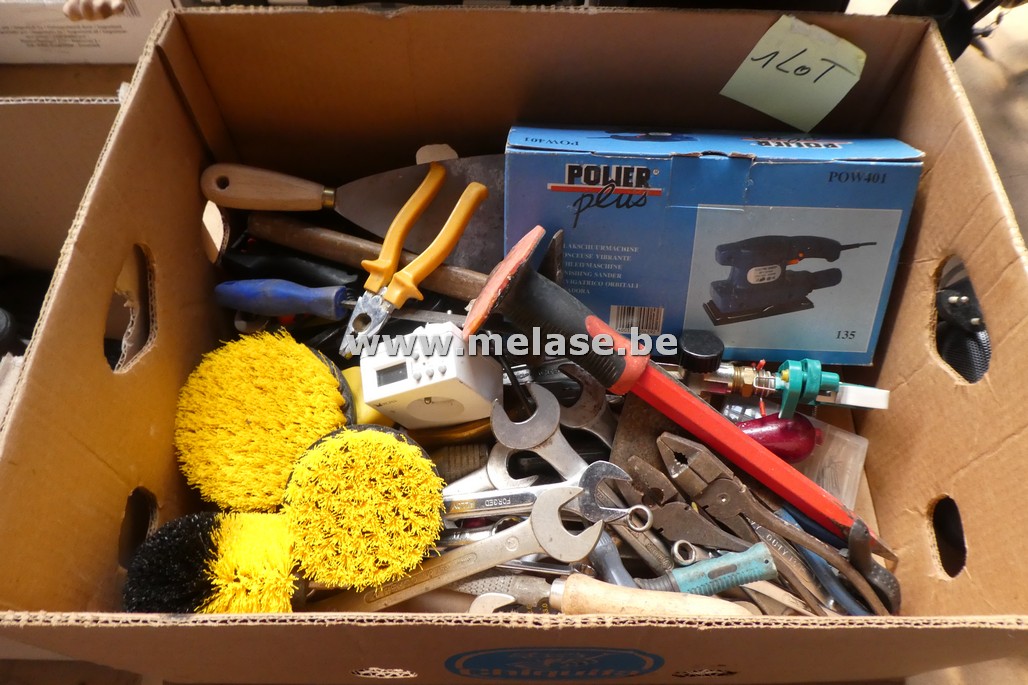 Doos divers gereedschap