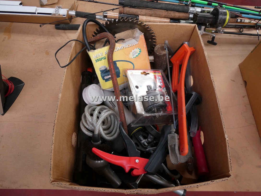 Doos divers gereedschap