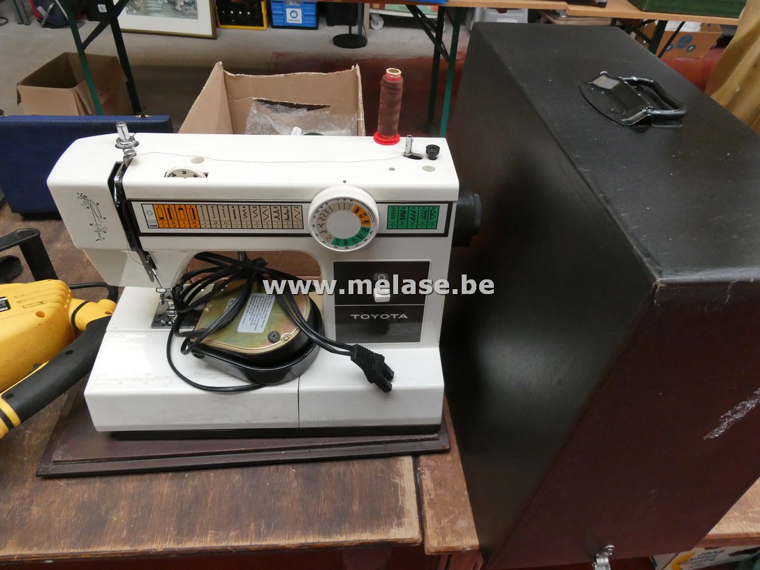 Naaimachine "Toyota"