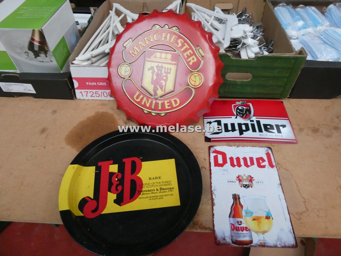 Wanddecoratie en plateau's