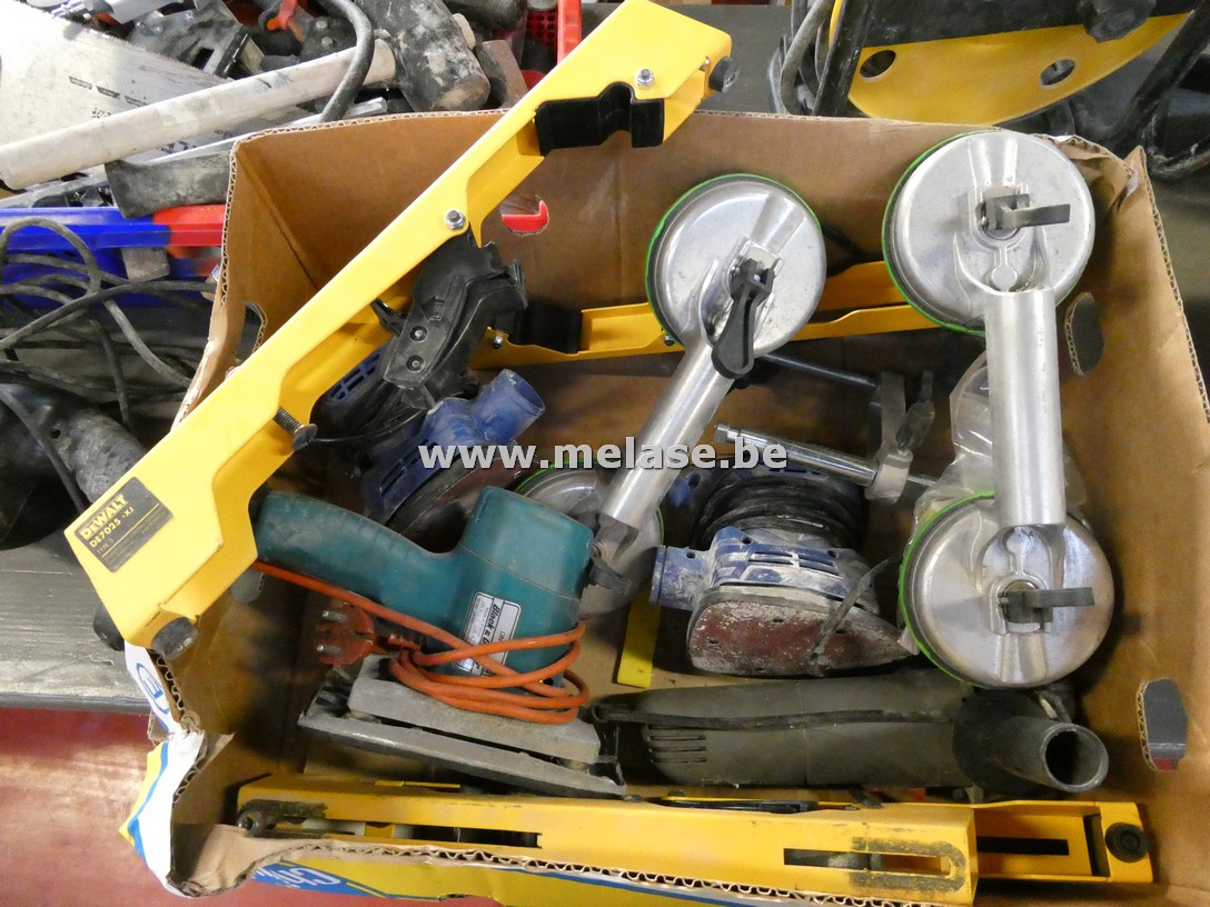 Doos divers gereedschap