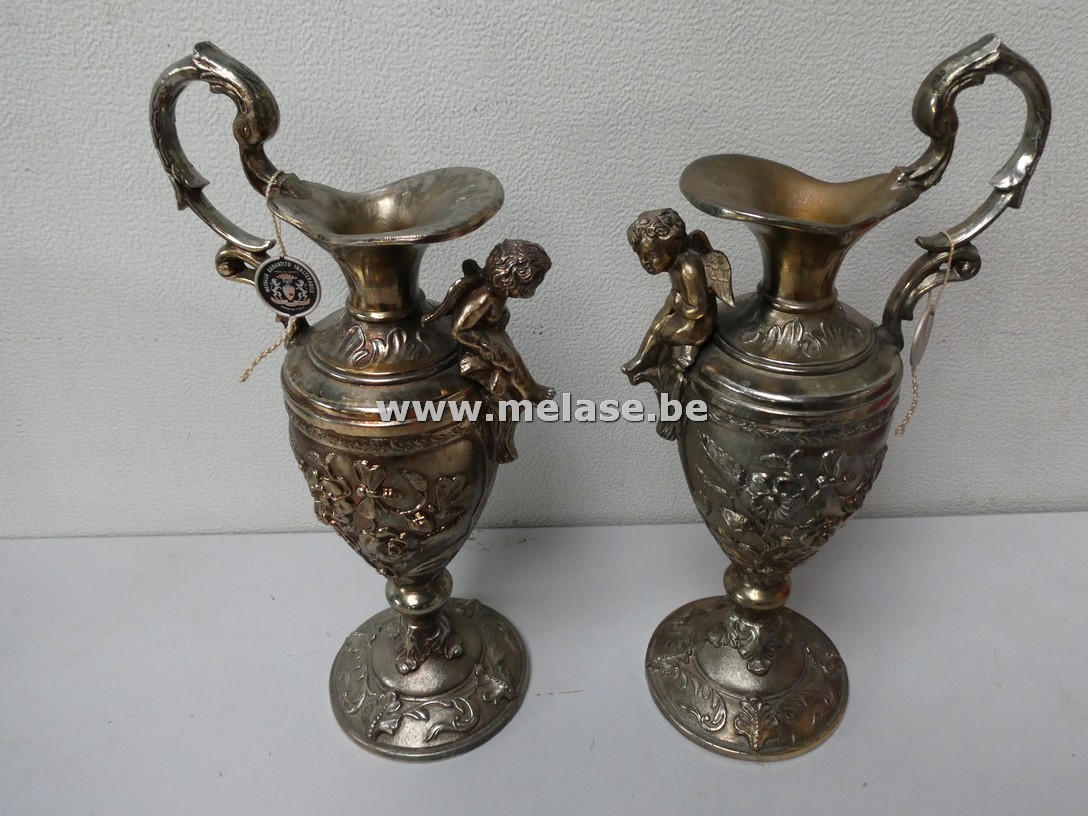 Vazen/kruiken met engel "in koper"