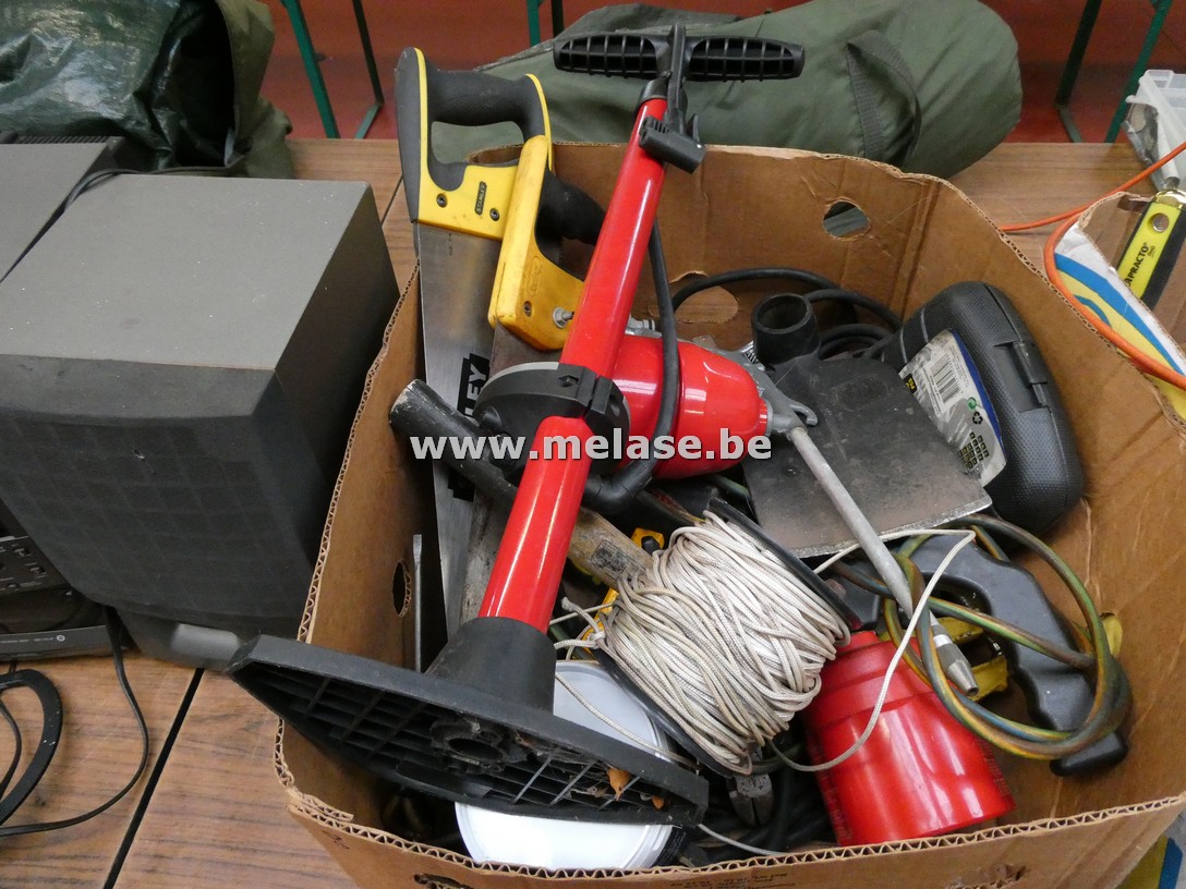 Doos divers gereedschap