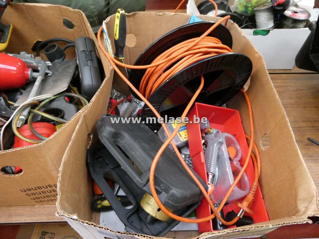 Doos divers gereedschap