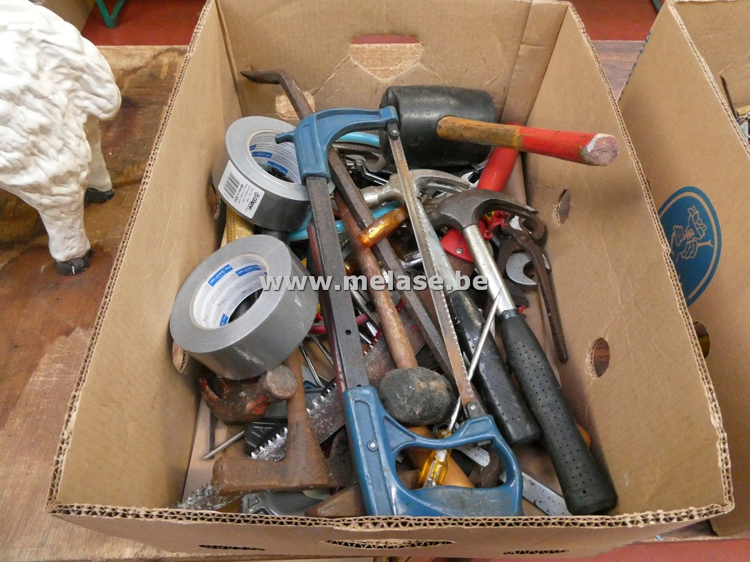 Doos divers gereedschap