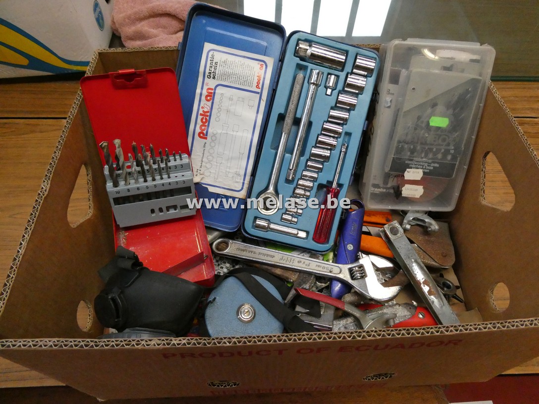 Doos divers gereedschap