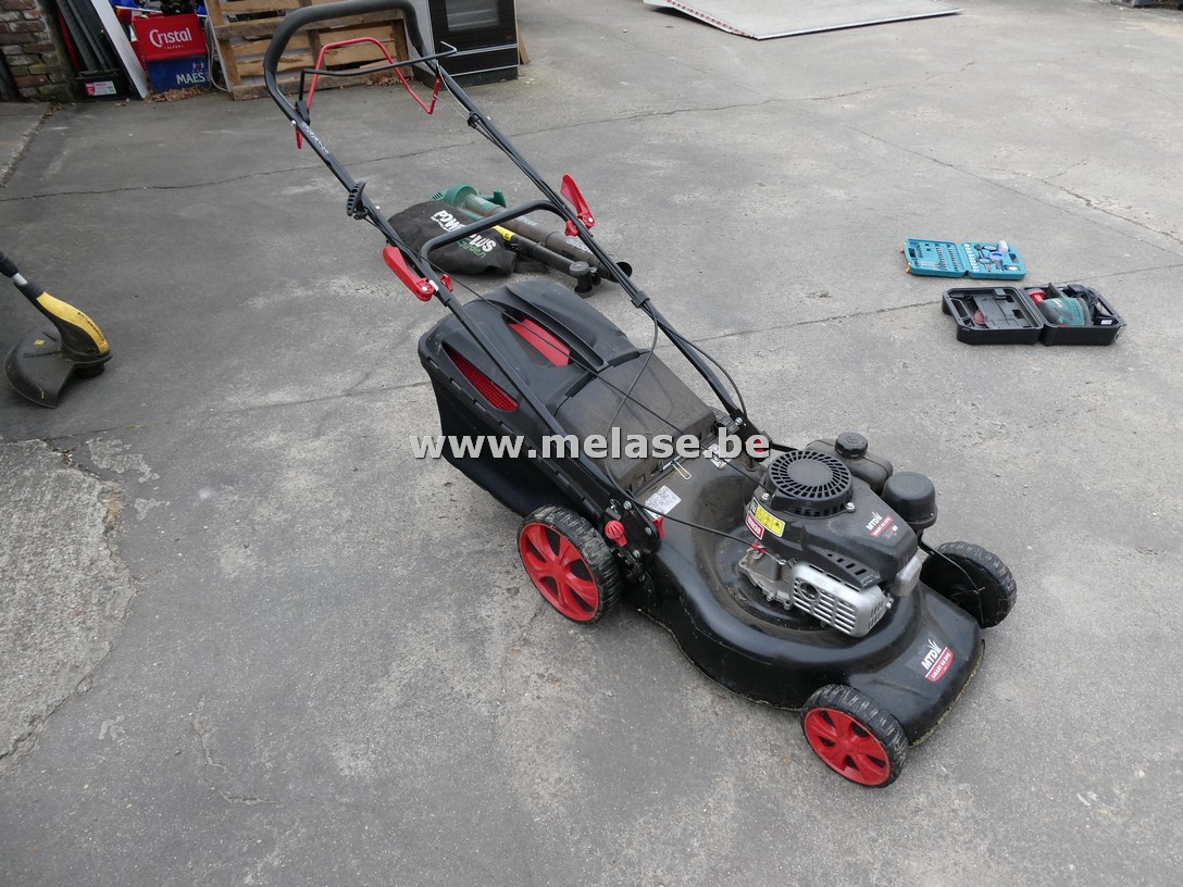 Benzine grasmaaier "MTD"