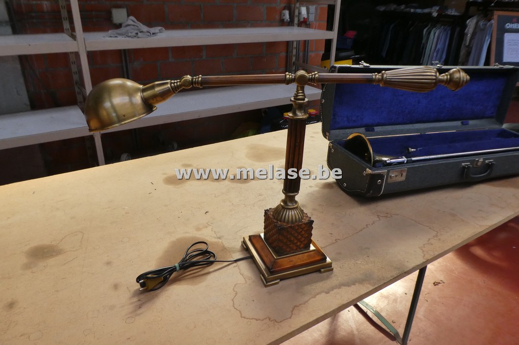 Oudtijdse bureellamp