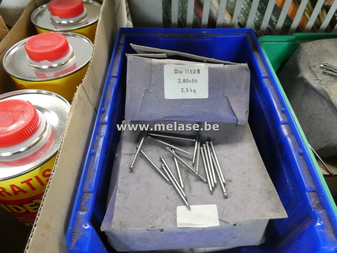 Lange nagels "zonder kop"