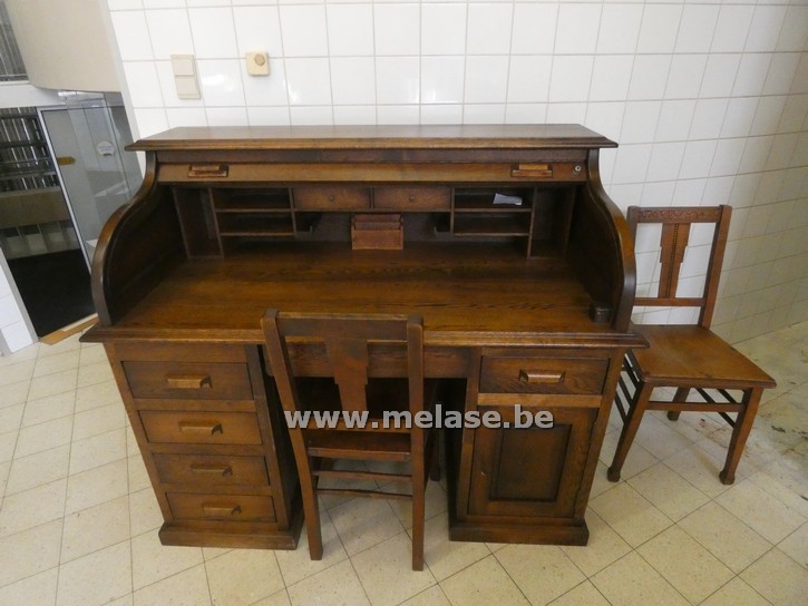 Oudtijdse secretaire + 2 stoelen