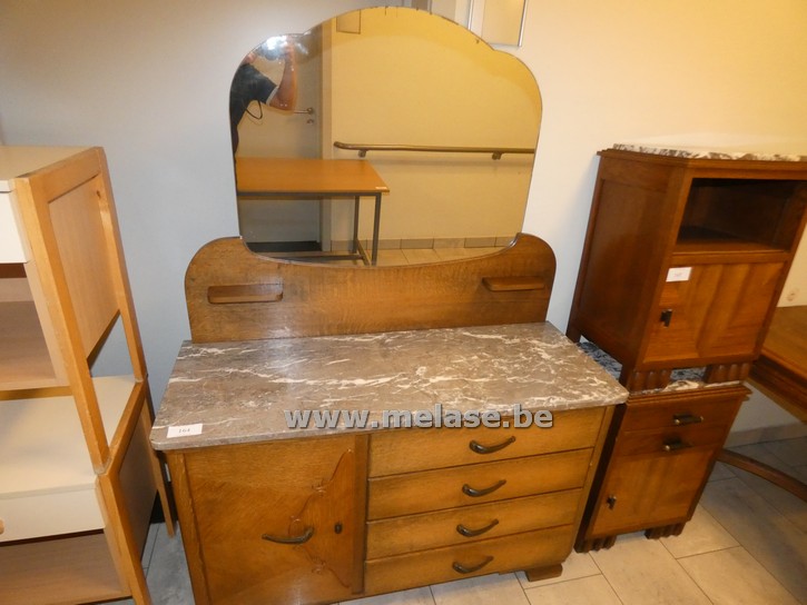 Commode met marmer blad en spiegel