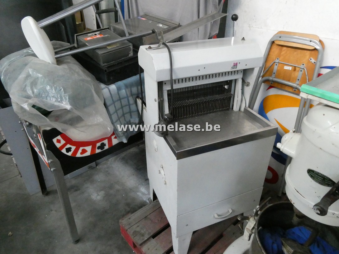 Broodsnijmachine "JAC"