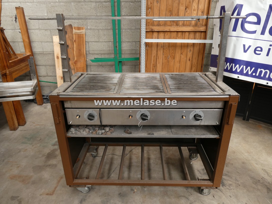 GasBBQ met draaaispit