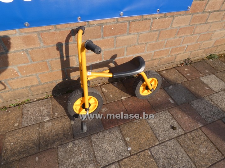 Geel kinderfietsje "RABO"
