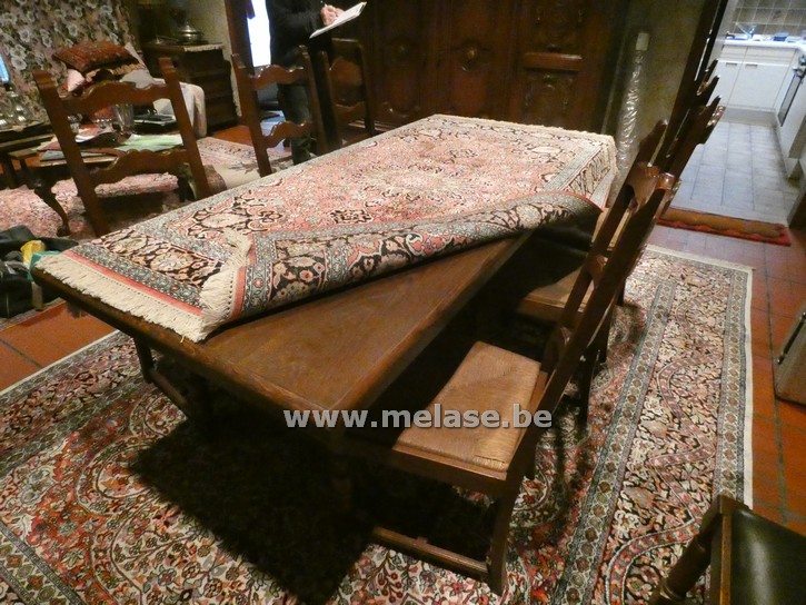 Massieve eetkamertafel