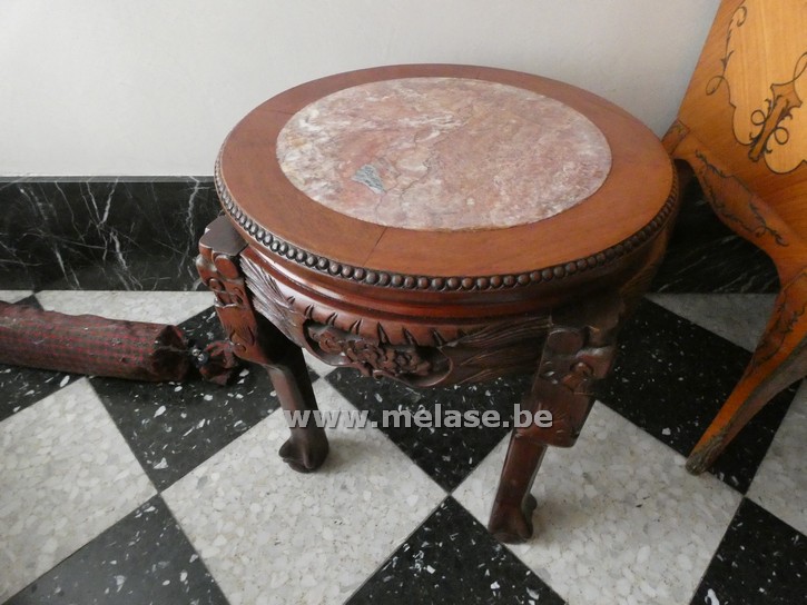Chinese bijzettafel "rozenhout"