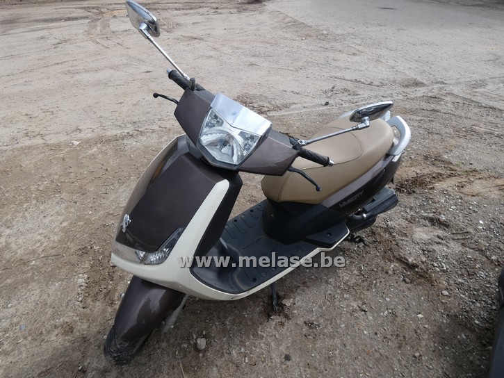 Scooter "Peugeot Vivacity"