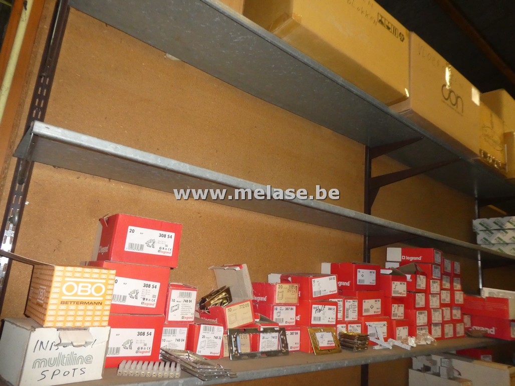 Schroefbevestiging "Legrand"