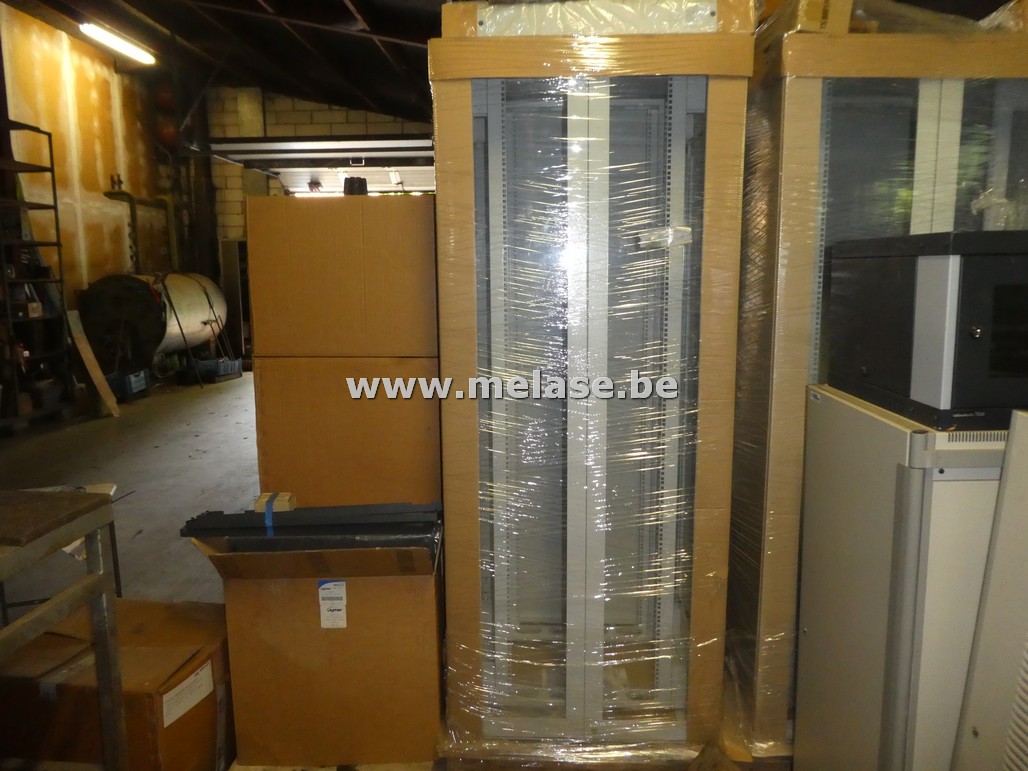 Datakast "dubbele glazen deur"